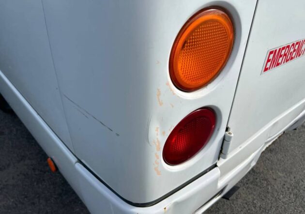 **Wrecking** 2005 Mitsubishi Rosa - Image 9