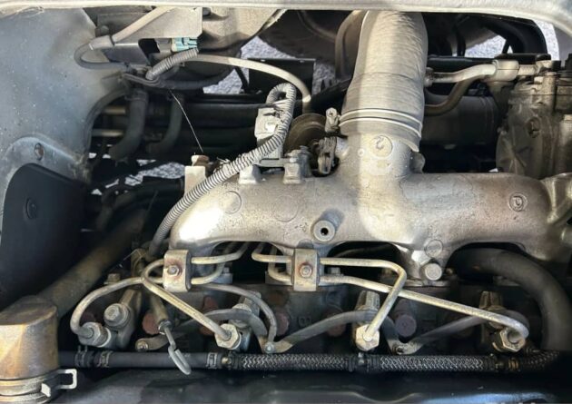 **Wrecking** 2005 Mitsubishi Rosa - Image 15