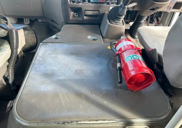 **Wrecking** 2005 Mitsubishi Rosa - Image 24