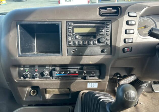 **Wrecking** 2005 Mitsubishi Rosa - Image 25
