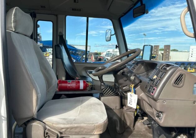**Wrecking** 2005 Mitsubishi Rosa - Image 26