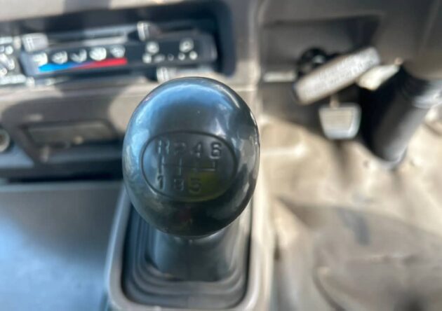 **Wrecking** 2005 Mitsubishi Rosa - Image 31