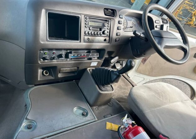 **Wrecking** 2005 Mitsubishi Rosa - Image 34