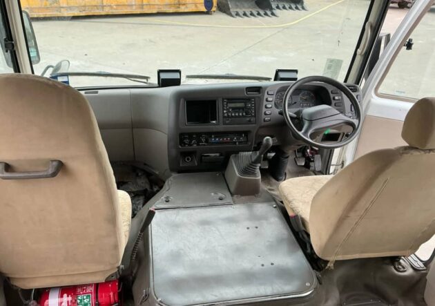 **Wrecking** 2007 Mitsubishi BE600 Rosa - Image 2