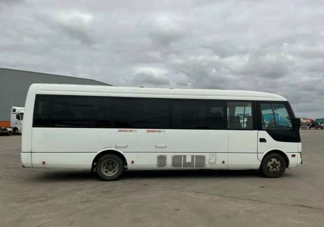 **Wrecking** 2007 Mitsubishi BE600 Rosa - Image 21