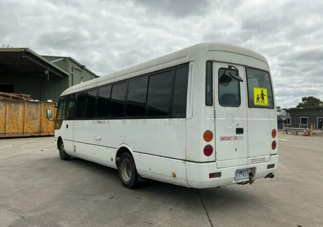 **Wrecking** 2007 Mitsubishi BE600 Rosa - Image 23
