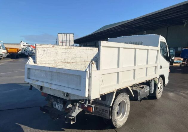 **Wrecking** 2014 Mitsubishi Canter 515 - Image 19