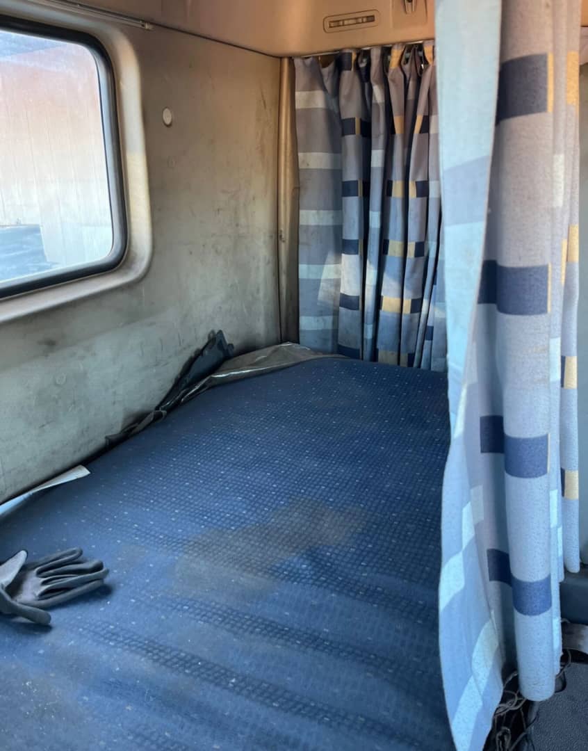 **Wrecking** 2007 Volvo FM480 - Image 2