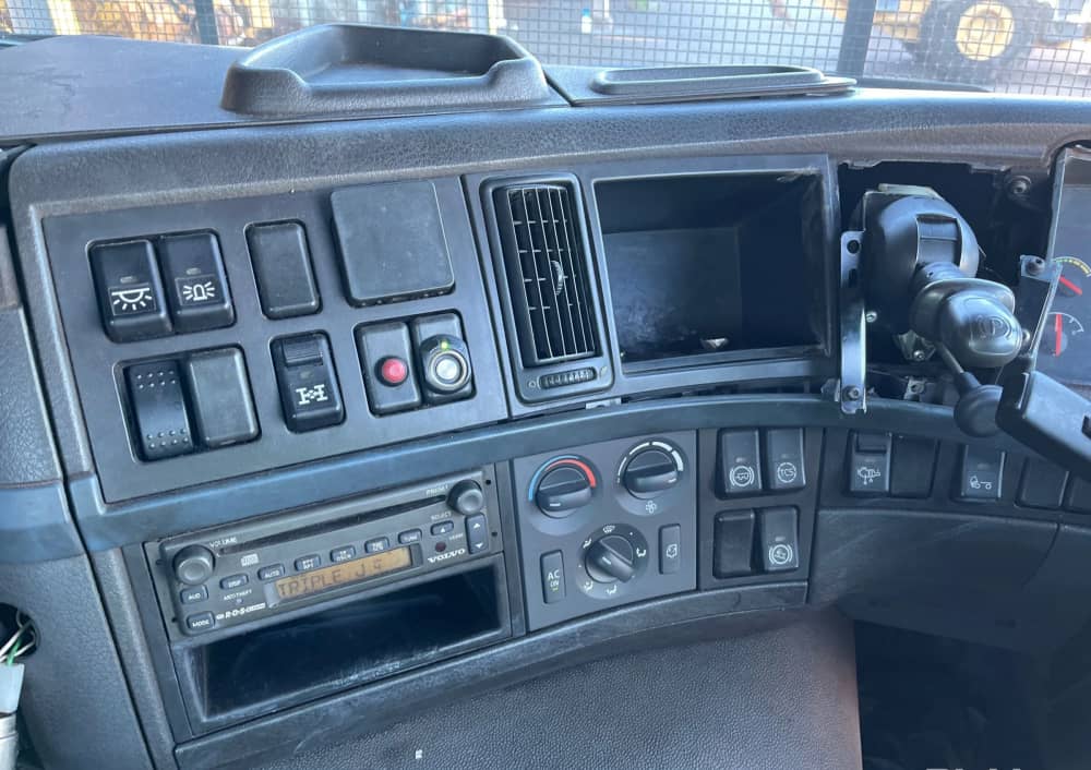 **Wrecking** 2007 Volvo FM480 - Image 7