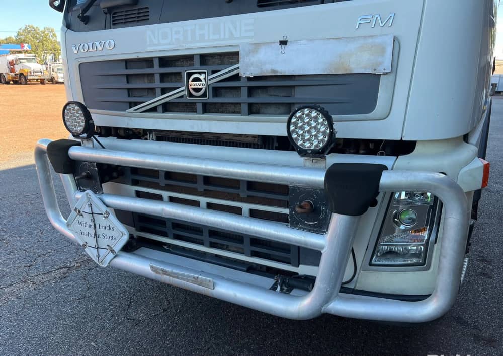 **Wrecking** 2007 Volvo FM480 - Image 10