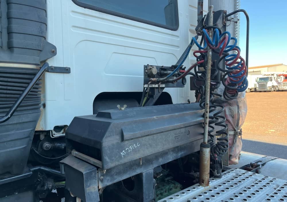 **Wrecking** 2007 Volvo FM480 - Image 16