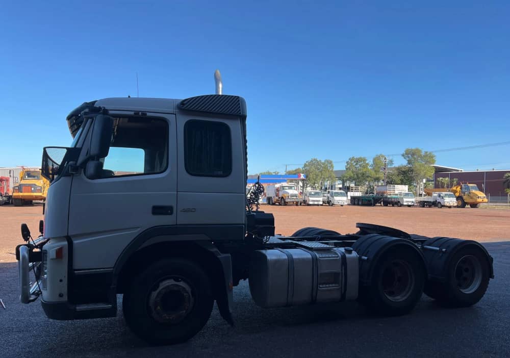 **Wrecking** 2007 Volvo FM480 - Image 20
