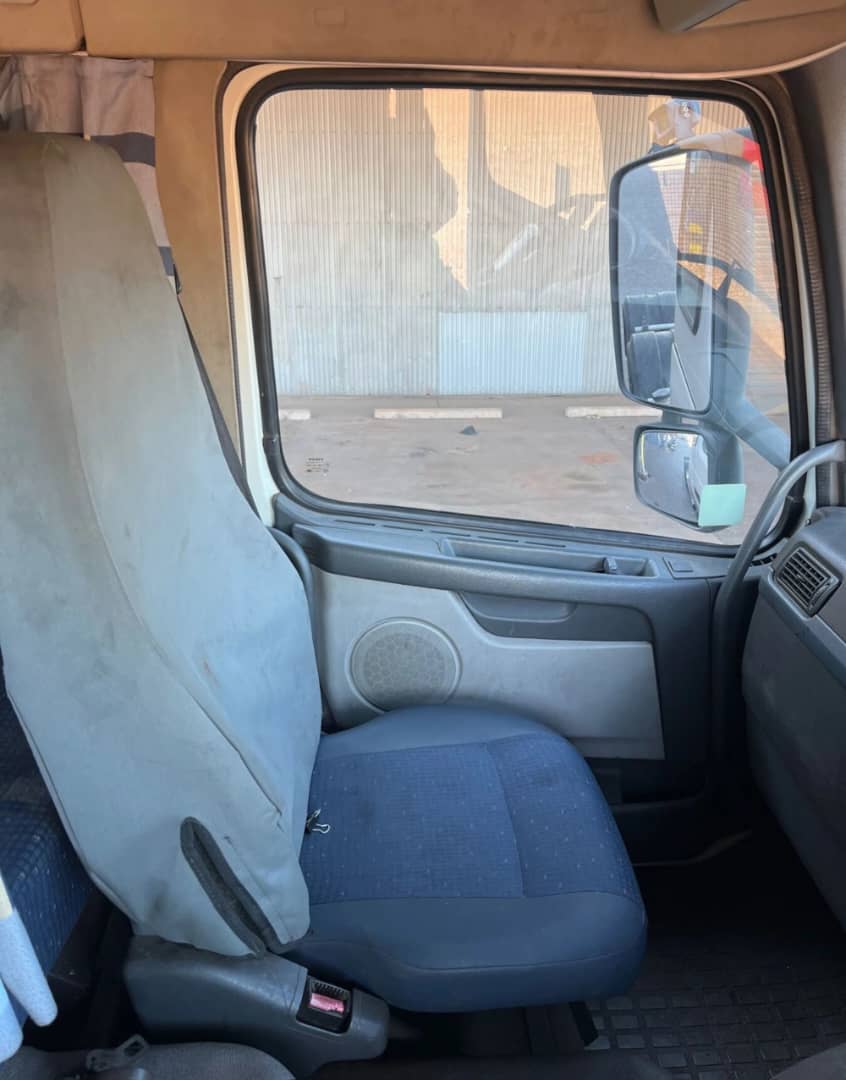 **Wrecking** 2007 Volvo FM480 - Image 24