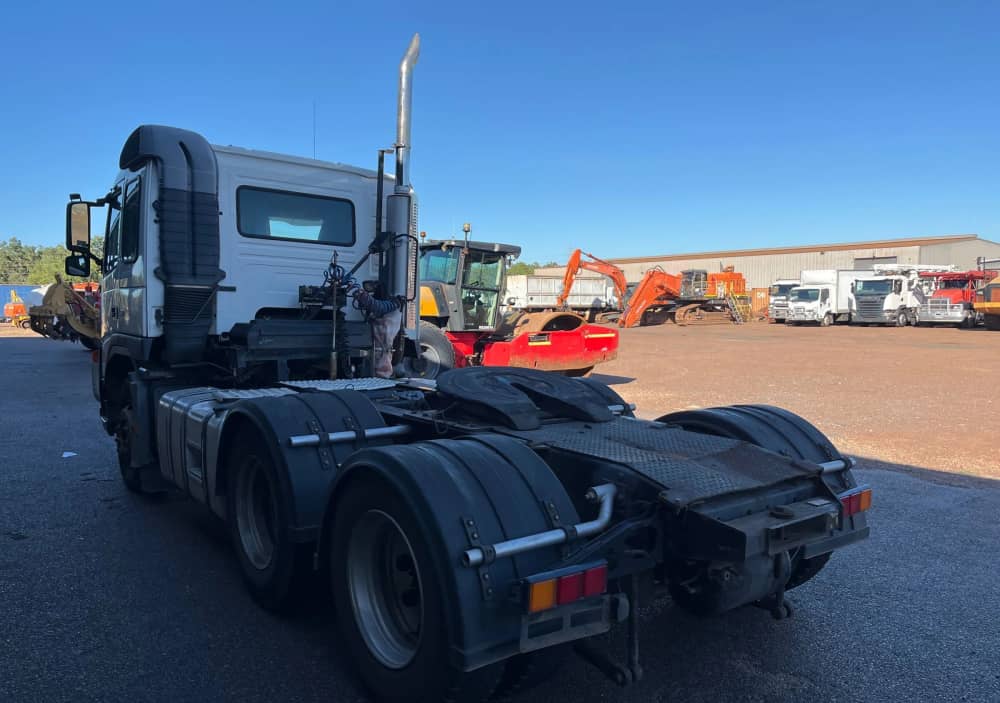 **Wrecking** 2007 Volvo FM480 - Image 25