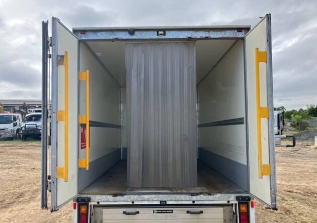 **Wrecking** 2021 Mitsubishi Fuso Canter 515S - Image 6