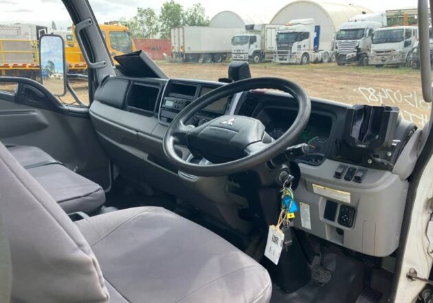 **Wrecking** 2021 Mitsubishi Fuso Canter 515S - Image 25