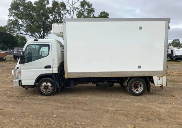 **Wrecking** 2021 Mitsubishi Fuso Canter 515S - Image 36