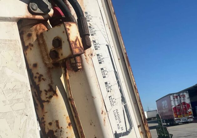 **Wrecking** 2001 Mitsubishi Canter FE65 - Image 16
