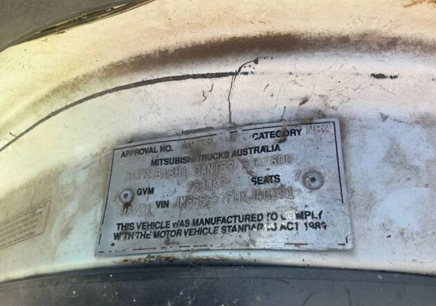 **Wrecking** 2001 Mitsubishi Canter FE65 - Image 22