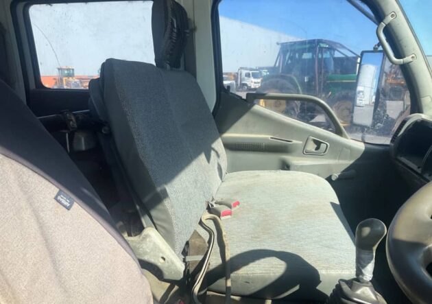 **Wrecking** 2001 Mitsubishi Canter FE65 - Image 24