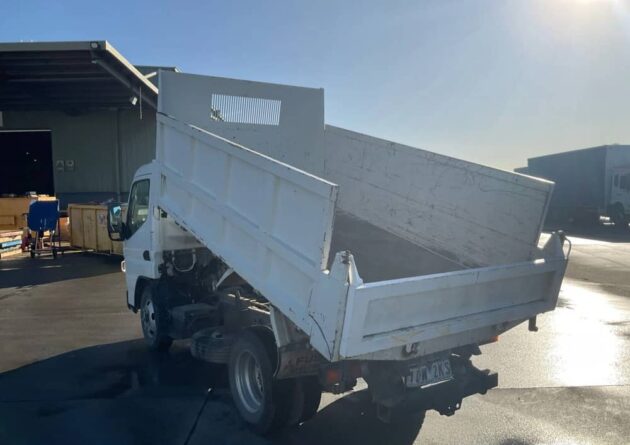 **Wrecking** 2001 Mitsubishi Canter FE65 - Image 26