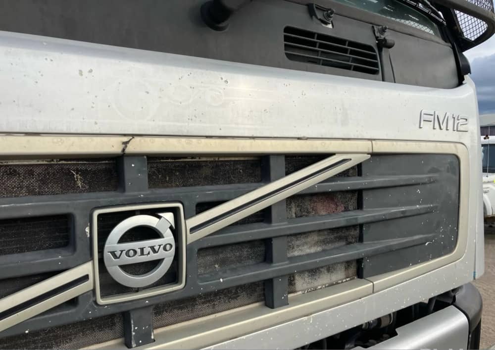 **Wrecking** 2003 Volvo FM12 - Image 6