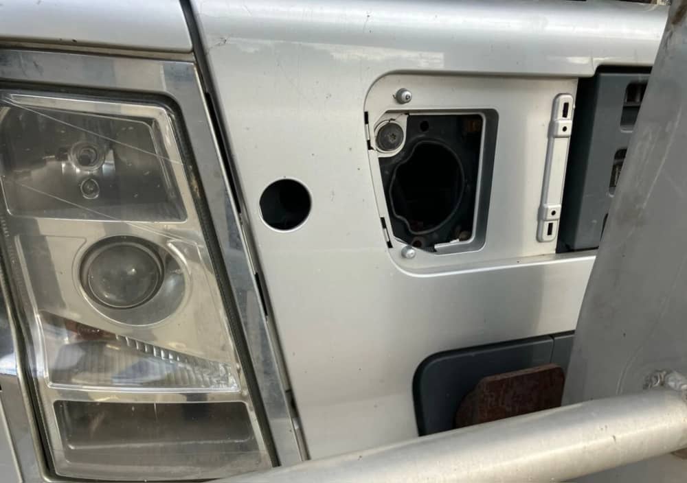 **Wrecking** 2003 Volvo FM12 - Image 7