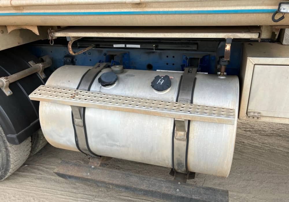 **Wrecking** 2003 Volvo FM12 - Image 14