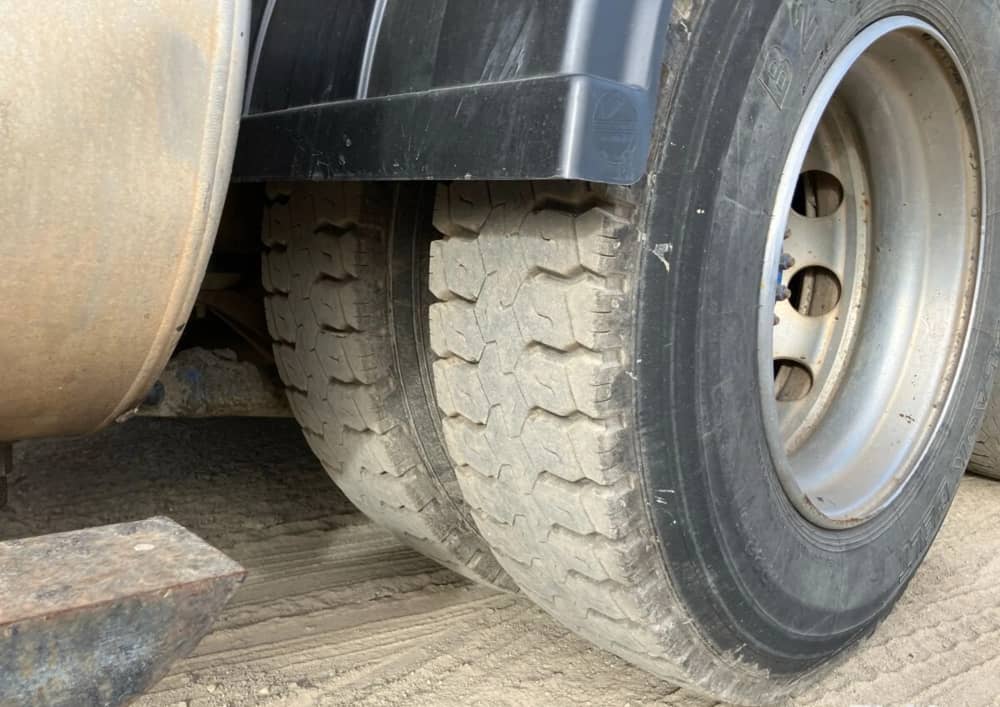 **Wrecking** 2003 Volvo FM12 - Image 17