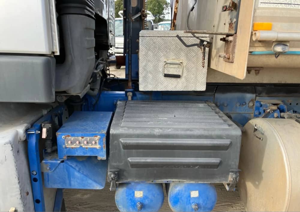 **Wrecking** 2003 Volvo FM12 - Image 19