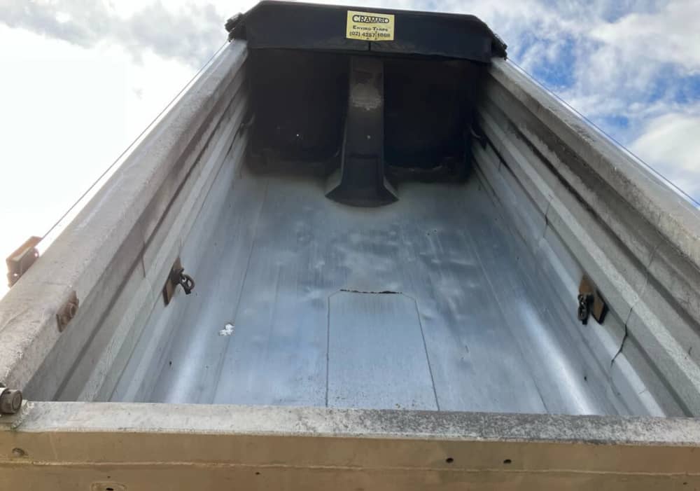 **Wrecking** 2003 Volvo FM12 - Image 21