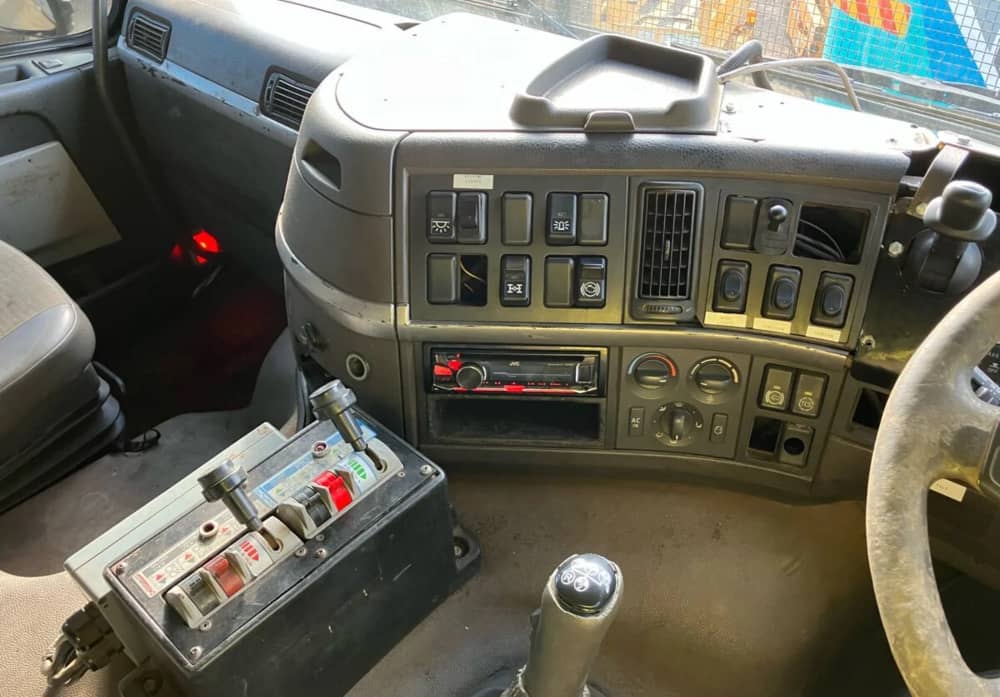 **Wrecking** 2003 Volvo FM12 - Image 26