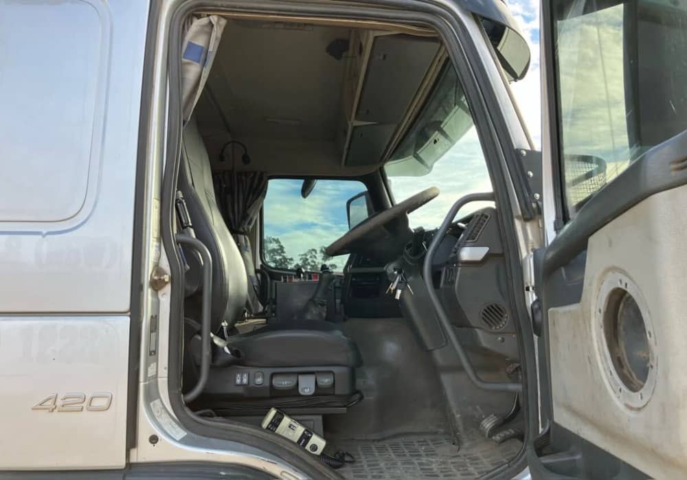 **Wrecking** 2003 Volvo FM12 - Image 27