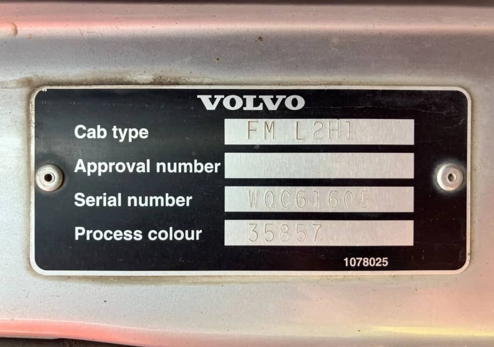 **Wrecking** 2003 Volvo FM12 - Image 32