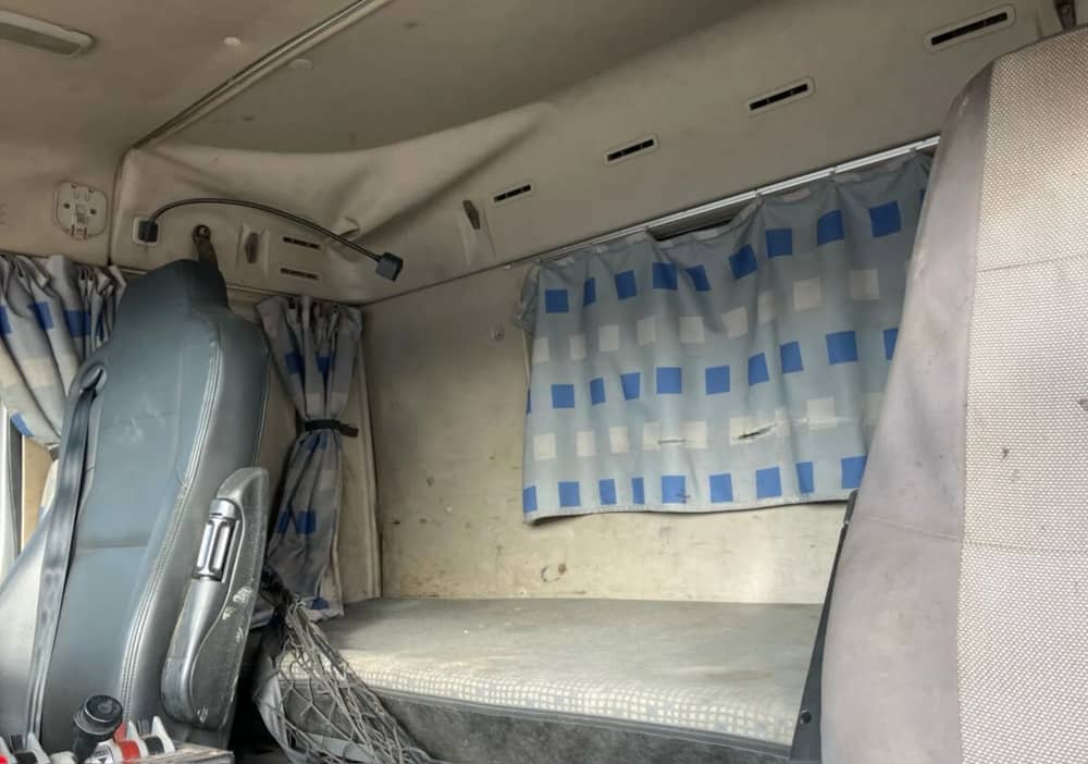 **Wrecking** 2003 Volvo FM12 - Image 33