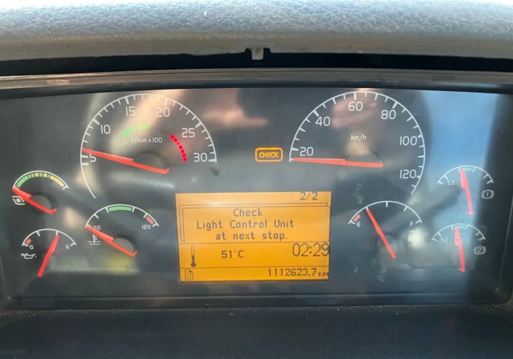 **Wrecking** 2003 Volvo FM12 - Image 36