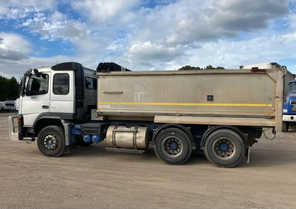 **Wrecking** 2003 Volvo FM12 - Image 38