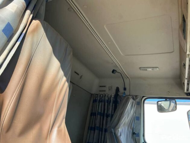 **Wrecking** 2007 Volvo FM480 - Image 12