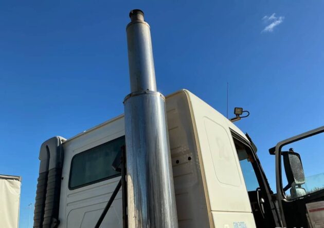 **Wrecking** 2007 Volvo FM480 - Image 21