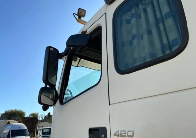 **Wrecking** 2007 Volvo FM480 - Image 31