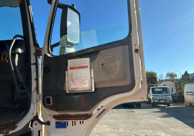 **Wrecking** 2007 Volvo FM480 - Image 34