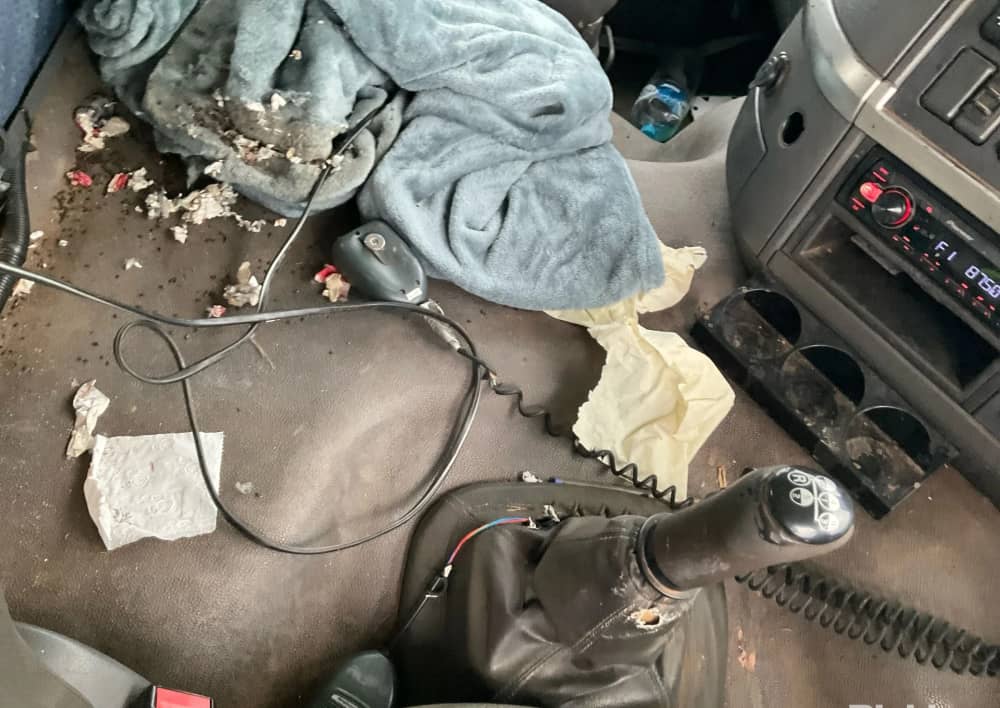 **Wrecking** 2006 Volvo FM9 - Image 3