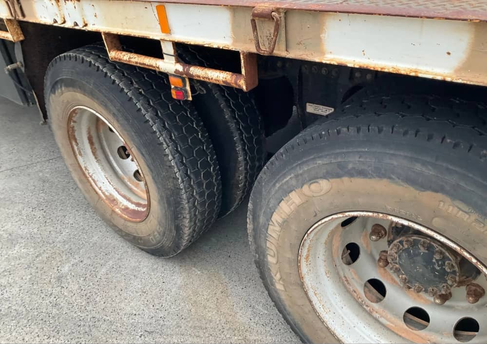 **Wrecking** 2006 Volvo FM9 - Image 10