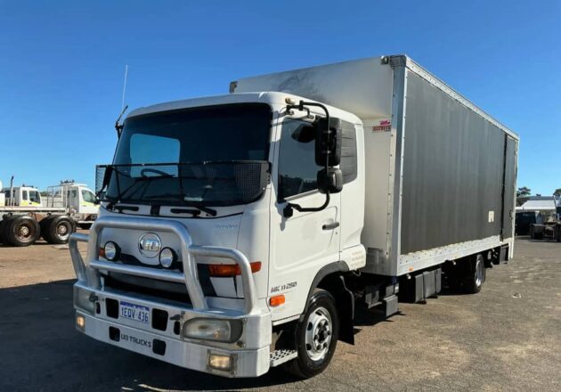 **Wrecking** 2014 Nissan UD Condor MK 11 250