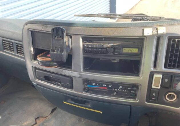**Wrecking** 2010 Nissan UD MKB37A - Image 3