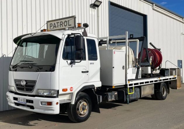 **Wrecking** 2010 Nissan UD MKB37A - Image 24