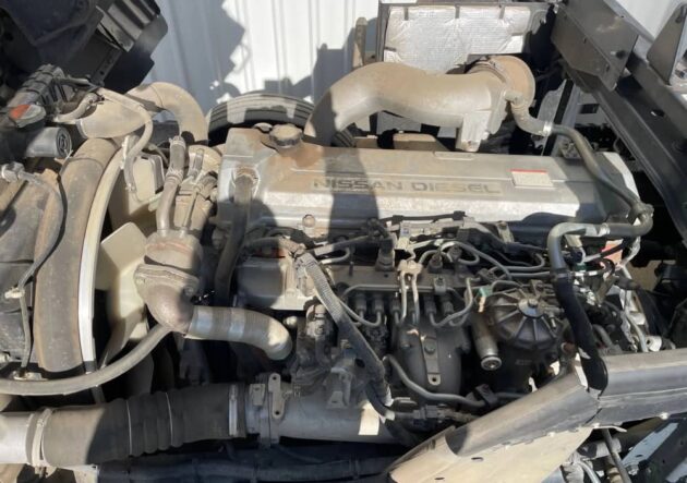 **Wrecking** 2010 Nissan UD MKB37A - Image 19