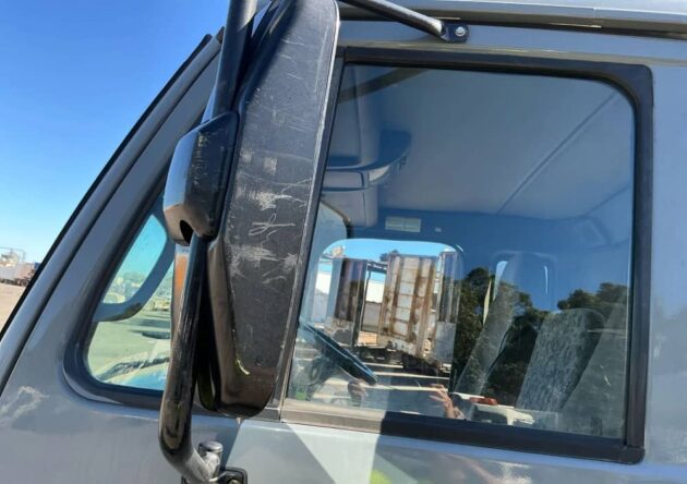 **Wrecking** 2007 Nissan UD MKB215 - Image 13