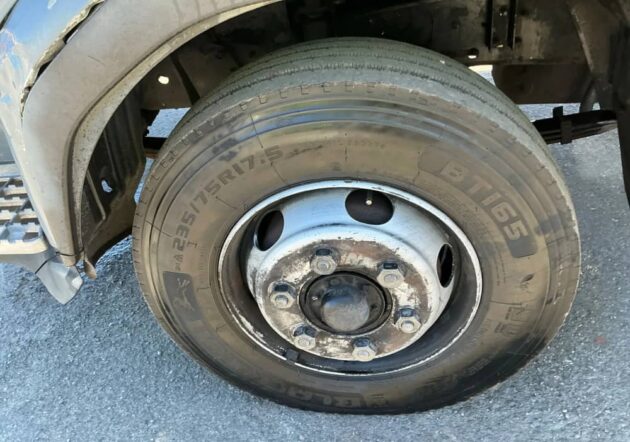**Wrecking** 2007 Nissan UD MKB215 - Image 17