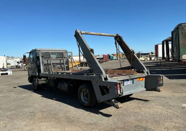 **Wrecking** 2007 Nissan UD MKB215 - Image 30